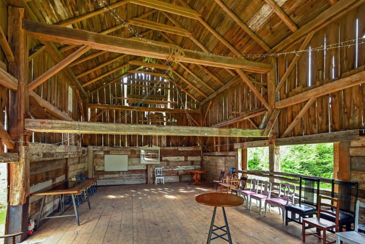 A Rustic Cabin In The Woods Orangeville Esterno foto